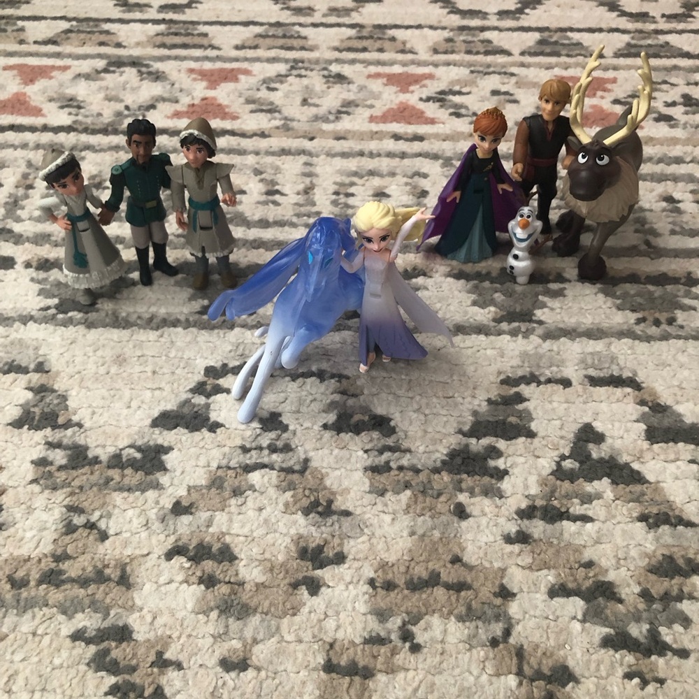 Disney Frozen II Character Figure Set- 7 dolls and 2 Animals